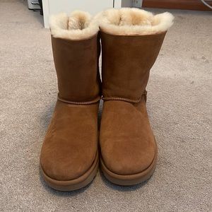 Ugg women’s Bailey Bow II in Chestnut